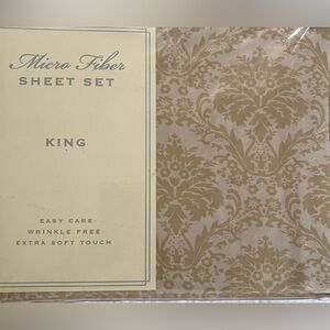 🆕 King Micro Fiber Sheet Set 🛏️